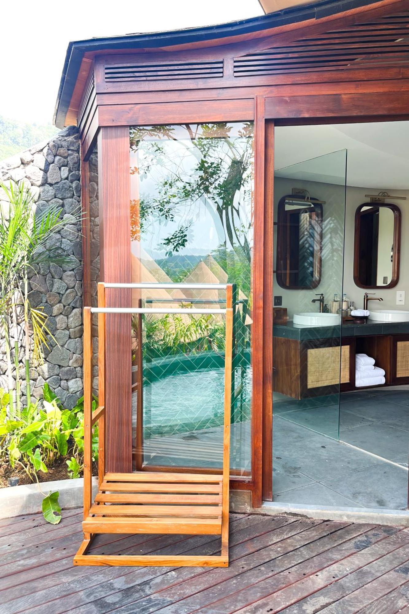 Wapa Di Ume Sidemen Hotel Sidemen  Exterior photo Bathroom at the Four Seasons Resort