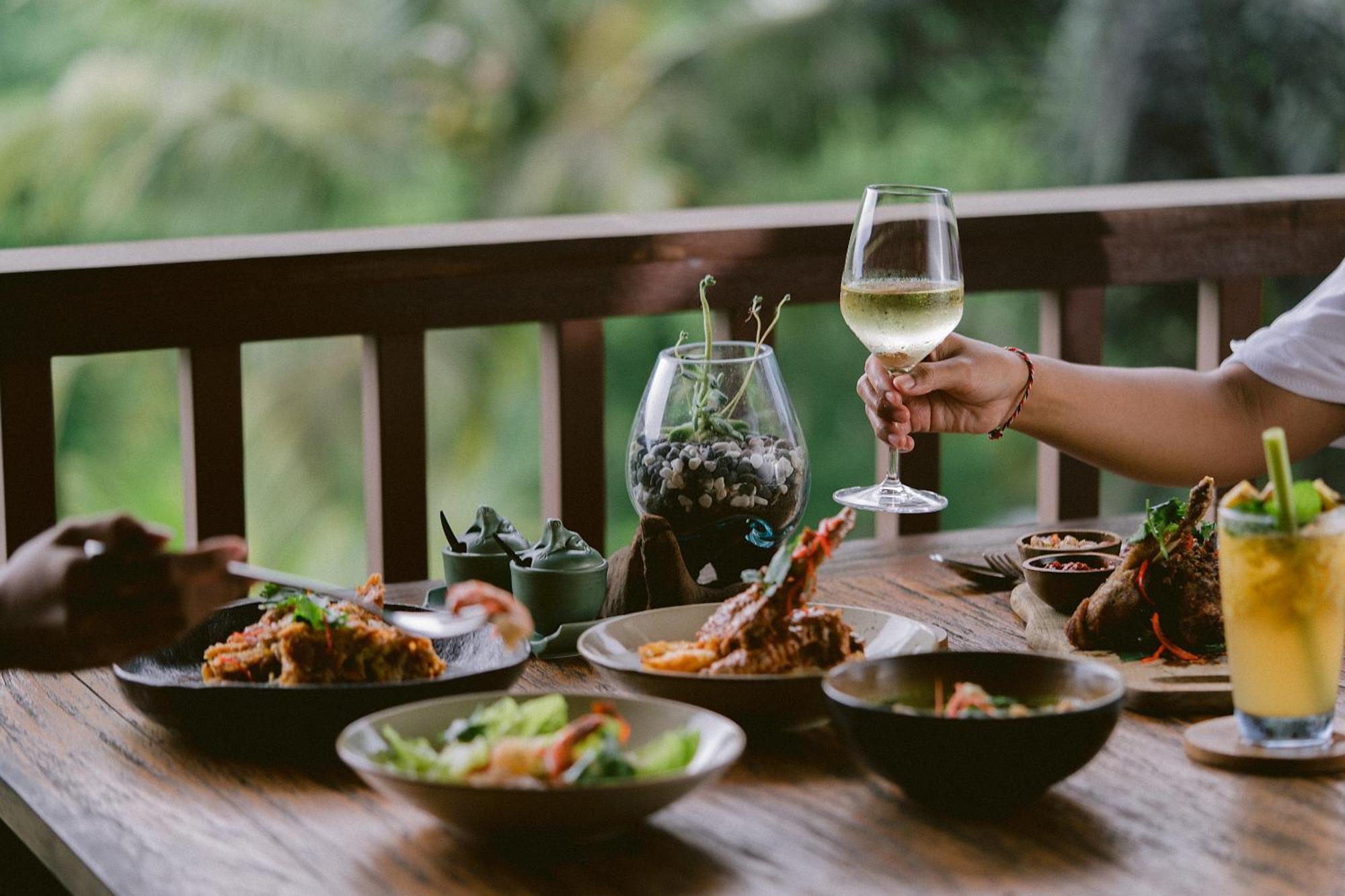 Wapa Di Ume Sidemen Hotel Sidemen  Exterior photo A selection of dishes at the restaurant