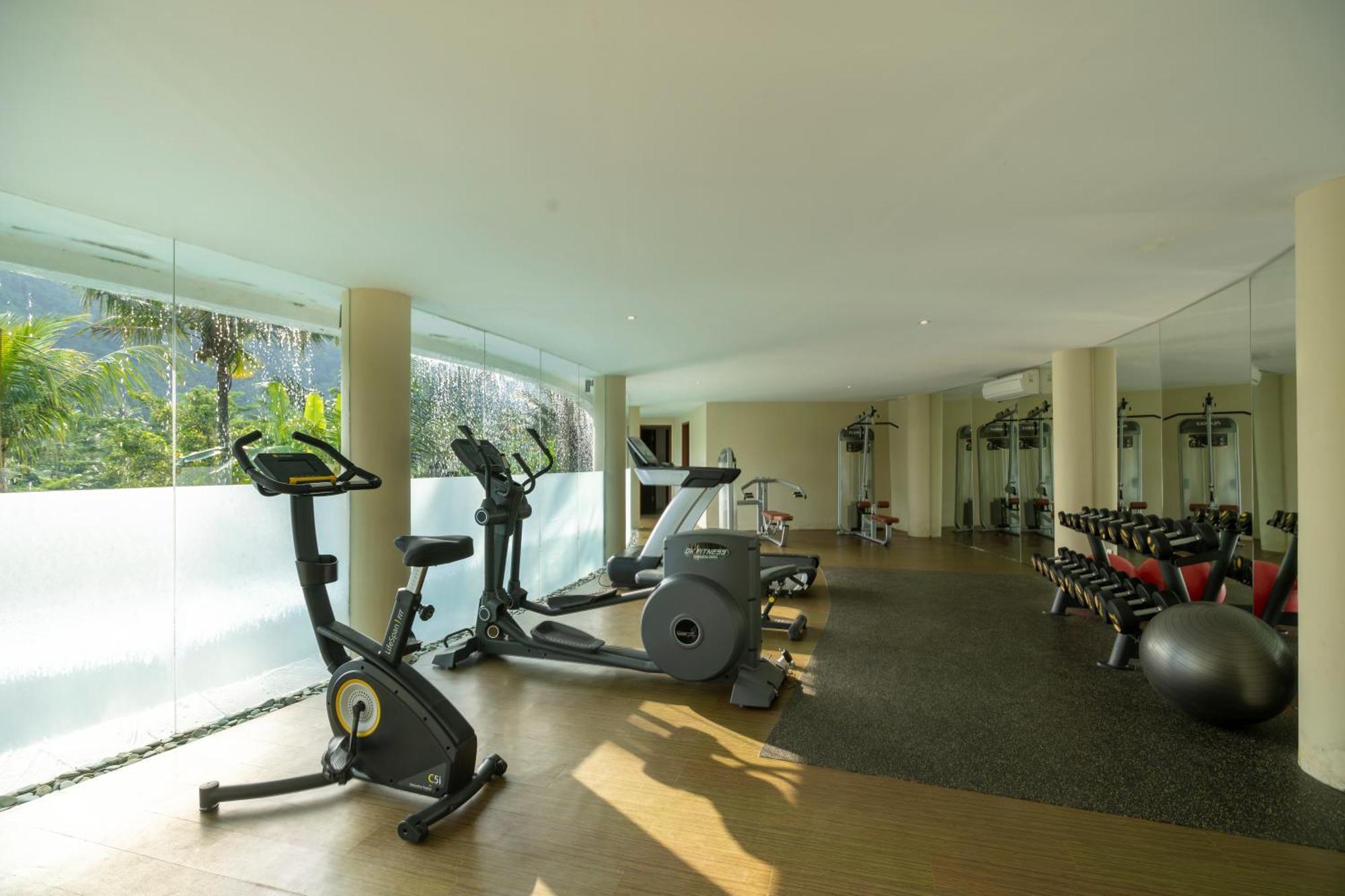 Wapa Di Ume Sidemen Hotel Sidemen  Exterior photo The gym at the hotel